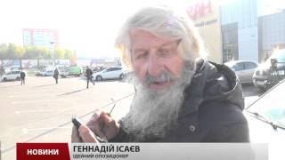 Росіянин живе у машині в Україні, щоб не бачити російського режиму