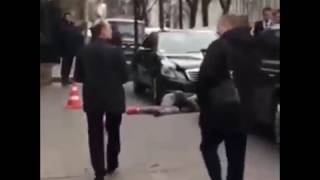 Первые кадры с места убийства бывшего депутата Госдумы Дениса Вороненкова