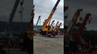 Biểu diễn thao tác cẩu kobelco