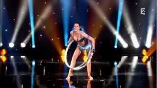 Sexiest Performer - Alla Klyshta - Hula Hoop - Le Plus Grand Cabare Du Monde