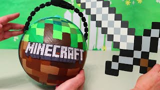 Bola LOL disfrazada de Minecraft con película en Stop Motion | Juguetes con Andre