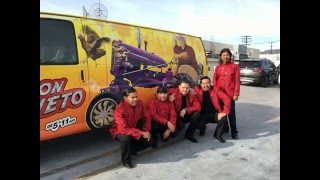 ROMANTICO SENSEI en el tractor de Don Cheto - La Que Buena!
