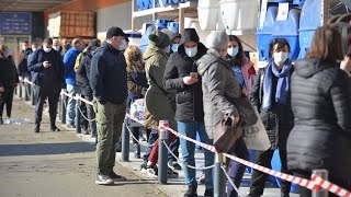 რიგი ჰორიზონტს მიღმა: საქართველოში სავაჭრო ცენტრები გაიხსნა