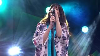 "Gemme" de Nolwenn Leroy au RFM music show à Issy les Moulineaux