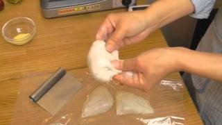 ポリ袋とフライパンでつくる超簡単天然酵母パン