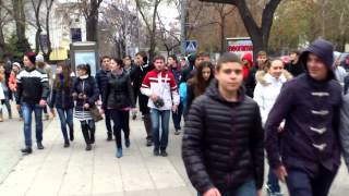 Curaj.TV - Strigau din fugă DEMISIA și JOS MAIA SANDU!