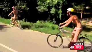 Нештячный прикол с нудисткой  . Hot naked girl .