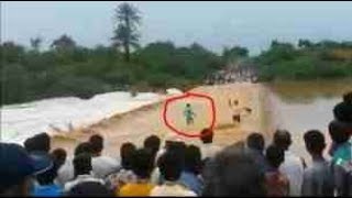 Inilah Detik-Detik Seorang Pria Terbawa Arus Sungai yang Sangat Deras! [ BokepJepang.Stream ]