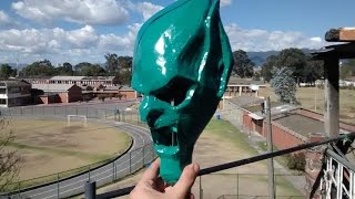Como hacer mascaras en resina y fibra de vidrio ( duende verde)