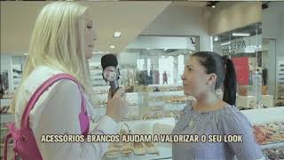 Acessórios brancos valorizam o look