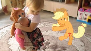 Алиса и Май Литл Пони My little pony , кормим кошку Масю