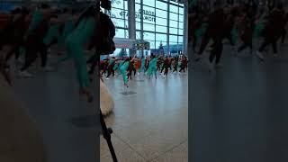 КОЛОКОЛА ТВ  Флешмоб в аэропорту Домодедово