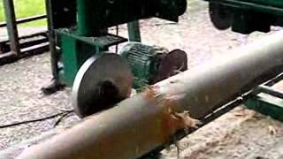 Kuolų tekinimo staklės/ Machine for turning of logs/ Станок для оцилиндровки бревен