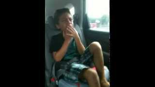 Son Knees Himself In The Face While Throwing A Epic Temper Tantrum - Epic Fail