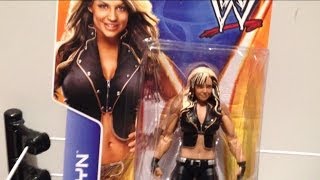 WWE ACTION REVIEW: Kaitlyn Superstars series 36 wrestling figure Basic Mattel review