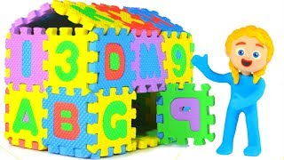 KIDS BUILDING AN ABC HOUSE ❤ SUPERHERO PLAY DOH CARTOONS FOR KIDS