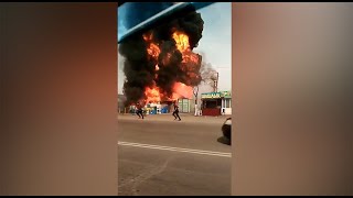 На западе Бишкека крупный пожар, черный дым окутал небо — видео