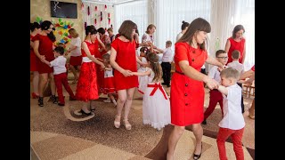 Танок з мамами_Малесенькі долонькі_ (власна модель Інни Борисенко)