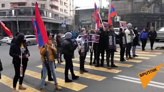 Оппозиция в Армении вновь перекрывает улицы Еревана