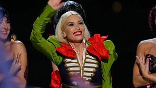 Gwen Stefani Duets With Boyfriend Blake Shelton as Her Kids Share an Adorable Christmas Tradition