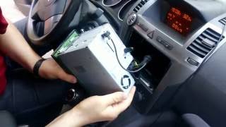 Как снять (демонтировать) магнитолу на OPEL ZAFIRA B 2006 г.