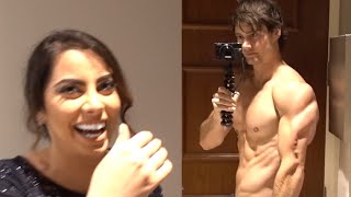 Girls Walk in on Connor Murphy Shirtless in the Bathroom! (Priceless Reaction) | Connor Murphy Vlogs