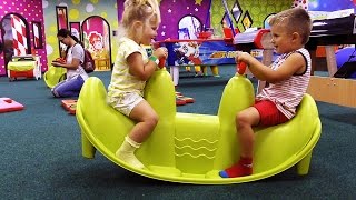 ВЛОГ Наше ВОСКРЕСЕНЬЕ Диана и Рома на Игровой Детской Площадке