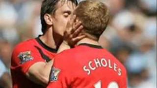 Gary Neville And Paul Scholes Gay Kiss .