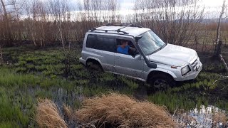 УАЗ Патриот и Suzuki Escudo пробираются по болоту! OffRoad