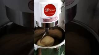 Pembuatan donat dengan mesin donat fomac..