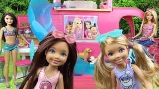 Мультфильм Челси, Кира играют в Авто-домике Обзор кукол Барби ♥ Chelsea play Pop Camper Barbie dolls