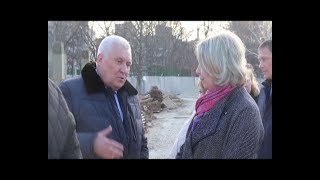 Глава Анапы Юрий Поляков проверил, как идут работы на стройплощадке в школе № 6.