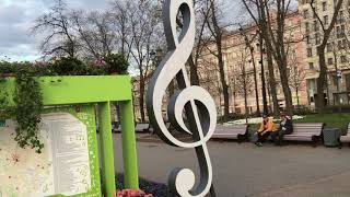 ПЕРВОЕ ВИДЕО, гуляем с Аминкой по Тверской, магазин Аленка.