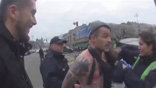 ГОЛЫЙ ПАРЕНЬ УБЕГАЕТ ОТ ПОЛИЦИИ КРЕЩАТИК КИЕВ / THE Naked GUY KICKS OF THE BAPTIER POLICE KYIV