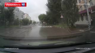 ЧП-САРАТОВ.ВИДЕОРЕГИСТРАТОР ЗАПЕЧАТЛЕЛ МАССОВОЕ ДТП С УЧАСТИЕМ НЕТРЕЗВОГО ВОДИТЕЛЯ МАРШРУТНОГО ТАКСИ