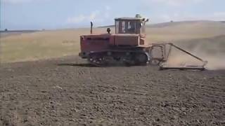 Вспашка поля в Ивановке