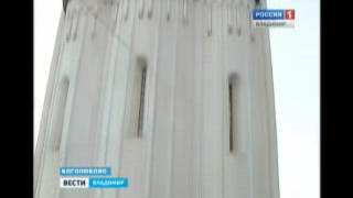 Вода подступила и к стенам храма Покрова на Нерли
