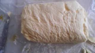 Масло, творог и сливки  для  клиентов. Фасовочные пакеты  рвутся.