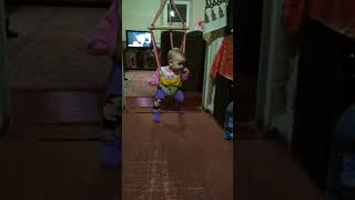 Моя доця в прыгунках