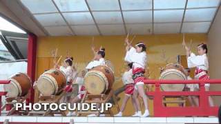 Shiraume Taiko drummers at Yushima Tenjin 2011 白梅太鼓 湯島天神梅まつり