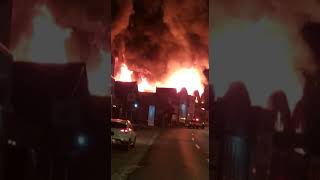 Forte incêndio atinge antiga sede do Jornal de Santa Catarina em Blumenau