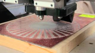 Выпиливаем электрофорную машину / Engraving Wimshurst machine