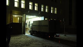 Последний грузовик с арестантами въезжает в Колпинский СИЗО