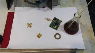 Способ определения позолоты на радиодеталях.Method for determination of gold in.radio details.