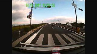 ドライブレコーダー　危険な暴走車　フェアレディ－Z