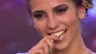 Canlı yayında soyundu müthiş kalça şov