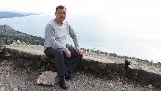Дочь не верит, что отец сам в трубу залез...