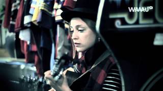 Russian Red - La canción de tu vida - WaaauTV