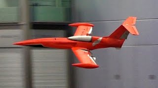 WORLD´S FIRST BIG RC LIGHTWEIGHT TURBINE DIAMOND JET MODEL INDOOR FLIGHT DEMONSTRATION