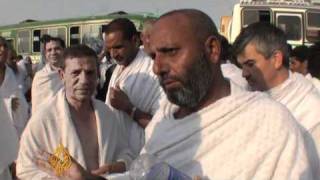 Sleeping on the streets: Hajj AJE Web Exclusive